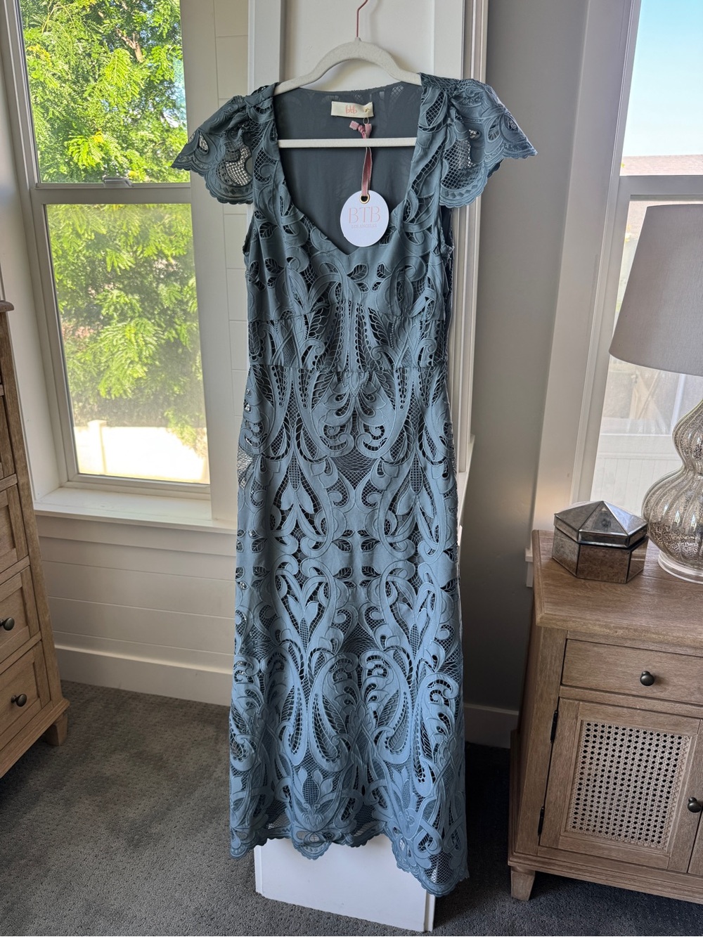 BTB Los Angeles Spano Cap Sleeve Lace Maxi Dress Sage Green NWT